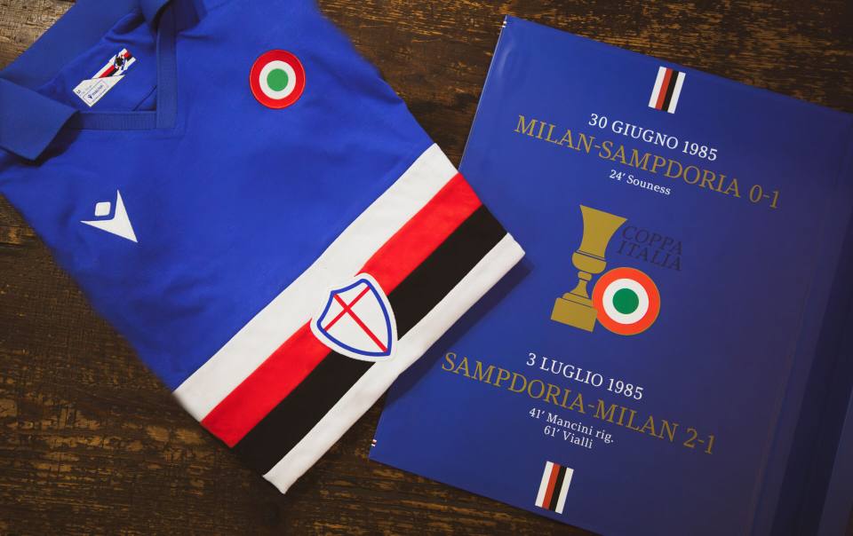 A folded U.C. Sampdoria 1984/85 Coppa Italia 40th anniversary shirt displayed next to its presentation booklet.